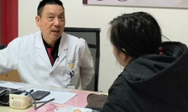 郑州的叔叔阿姨看过来！在西区中医院看病，不疼还暖心！