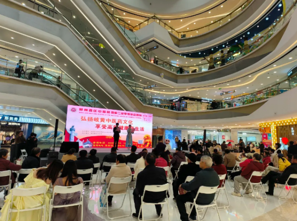 不跳广场舞的夜晚，大家在高新万达找到了另一种“上瘾”的快乐