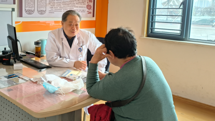 为父母“控糖”无头绪？我找到了河南糖尿病领域的“定海神针”