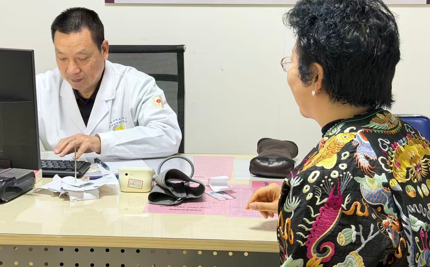 带爸妈看对医生，省心又放心